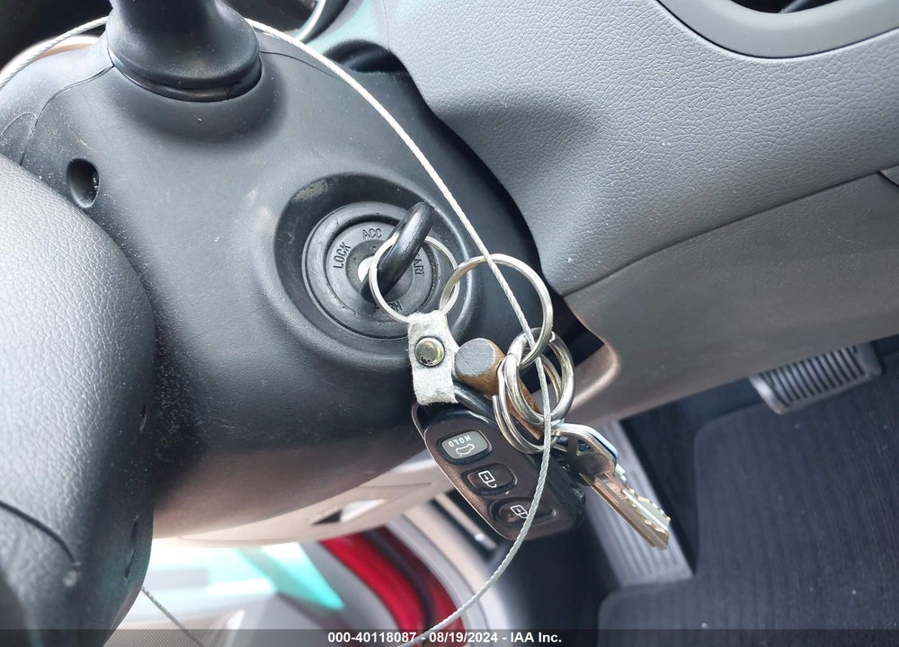 2013 HYUNDAI ELANTRA GLS VIN: KMHDH4AE6DU016841