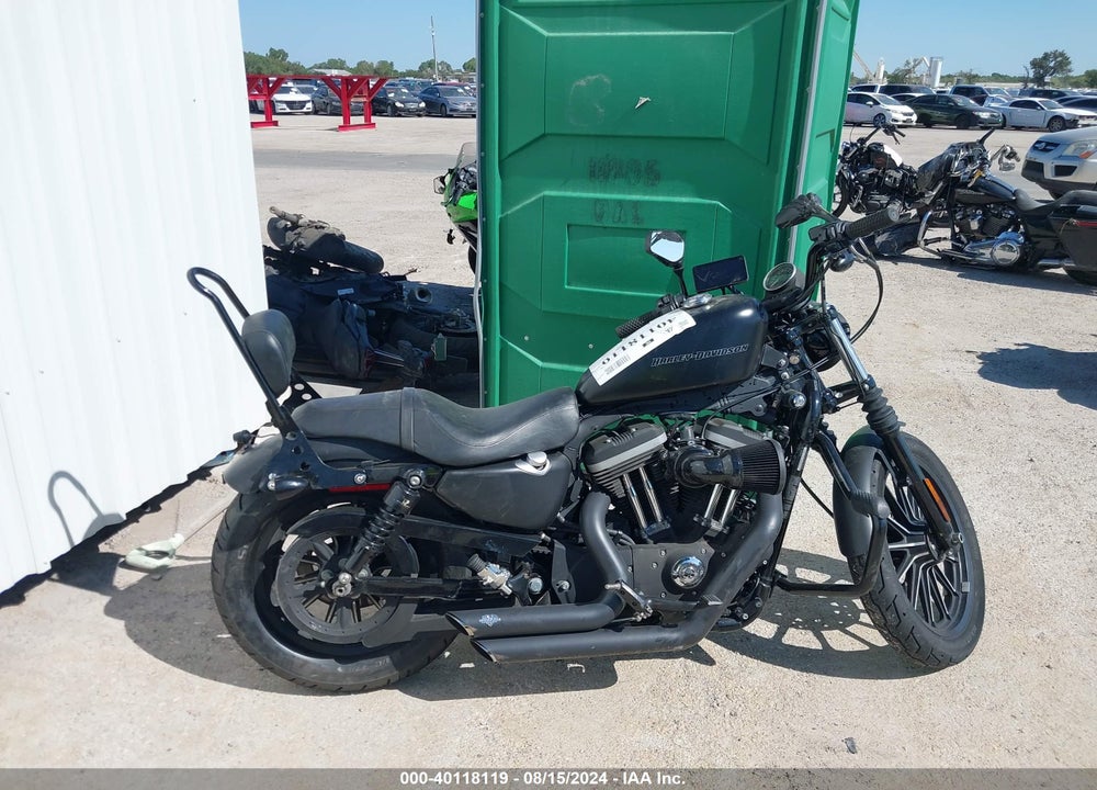 2010 HARLEY-DAVIDSON XL883 N VIN: 1HD4LE21XAC422612