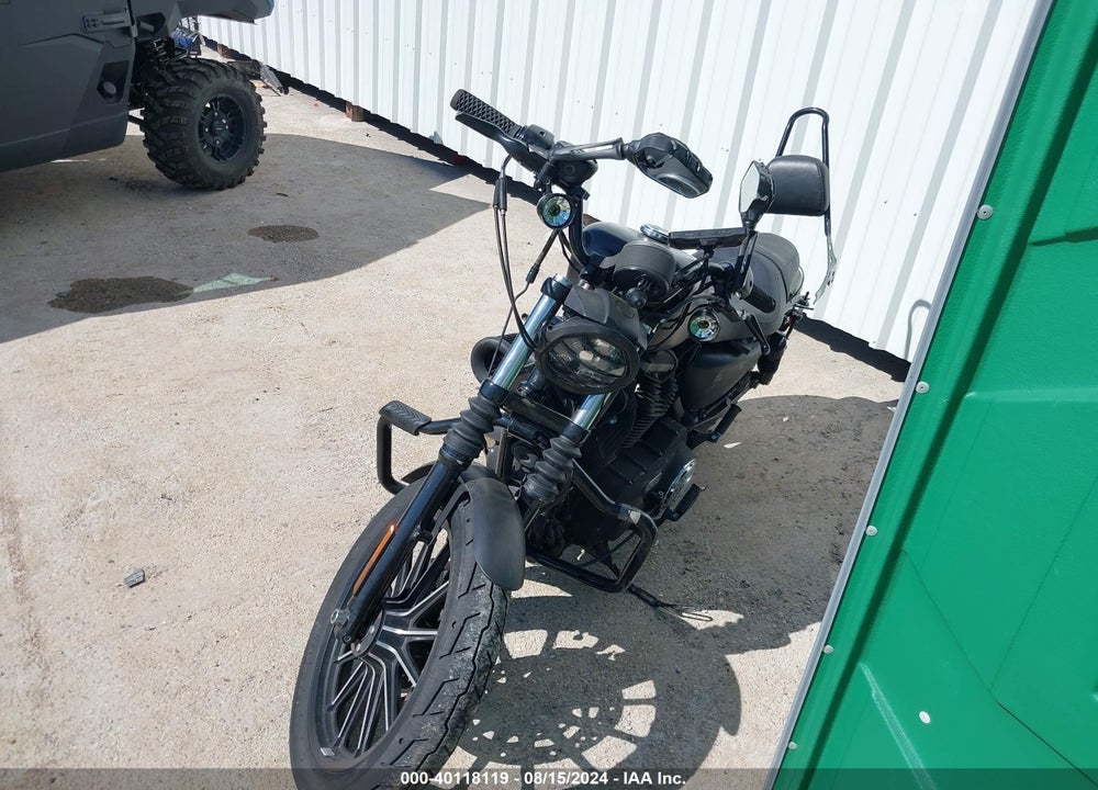 2010 HARLEY-DAVIDSON XL883 N VIN: 1HD4LE21XAC422612
