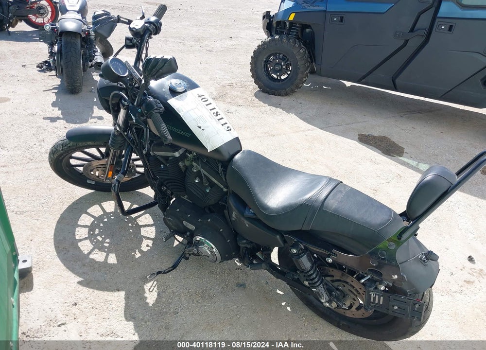 2010 HARLEY-DAVIDSON XL883 N VIN: 1HD4LE21XAC422612