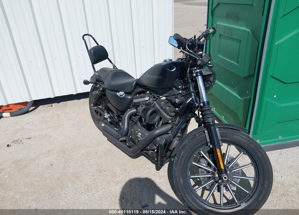 2010 HARLEY-DAVIDSON XL883 N VIN: 1HD4LE21XAC422612