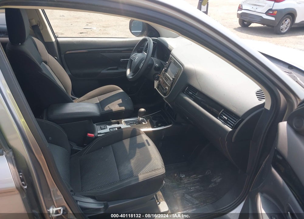 2019 MITSUBISHI OUTLANDER ES VIN: JA4AD2A35KZ050429