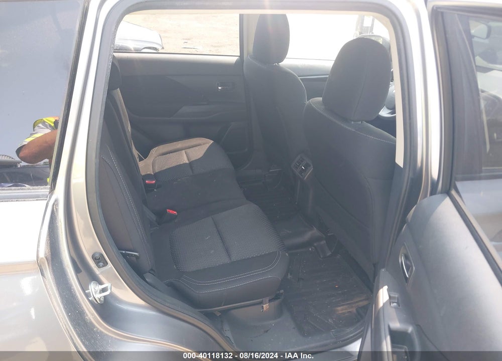 2019 MITSUBISHI OUTLANDER ES VIN: JA4AD2A35KZ050429