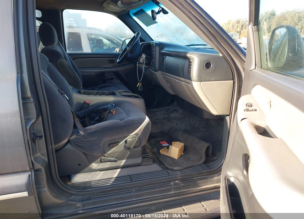 2002 CHEVROLET TAHOE LS VIN: 1GNEC13T32R150375