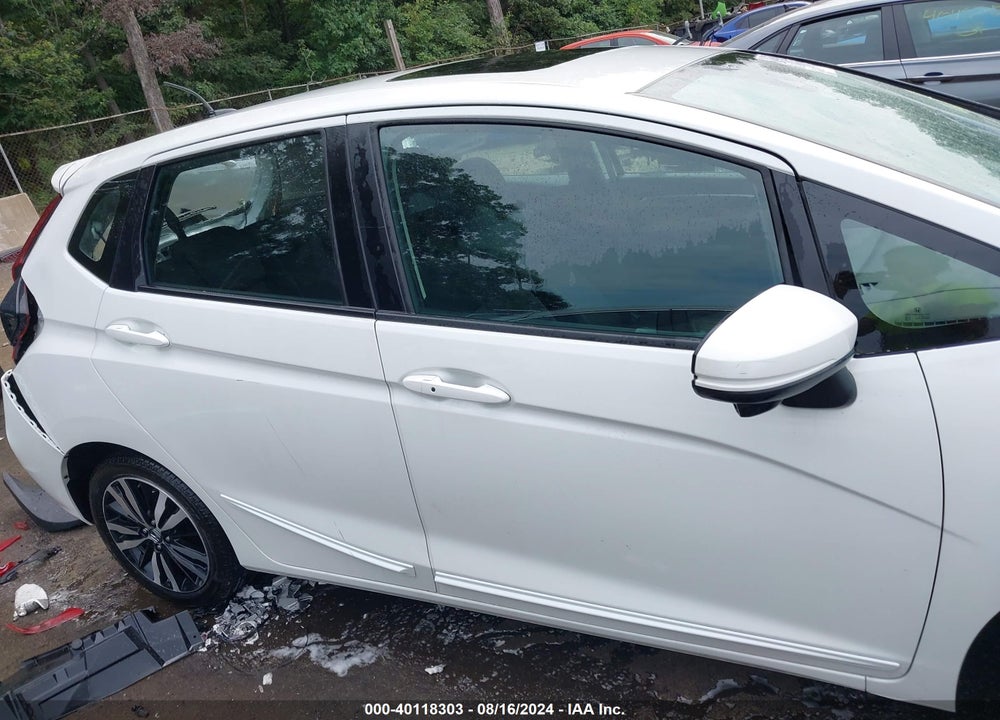 2018 HONDA FIT EX VIN: 3HGGK5H82JM736499