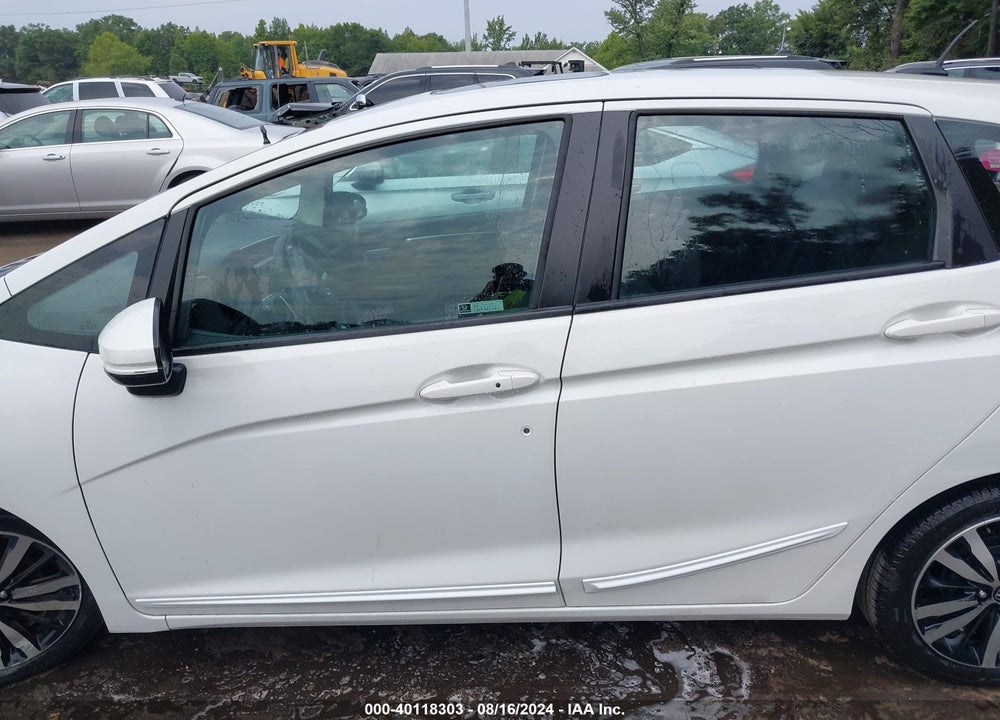 2018 HONDA FIT EX VIN: 3HGGK5H82JM736499