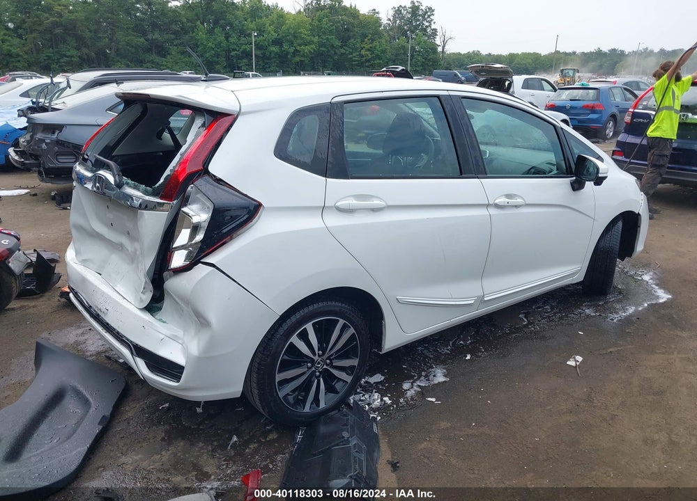 2018 HONDA FIT EX VIN: 3HGGK5H82JM736499