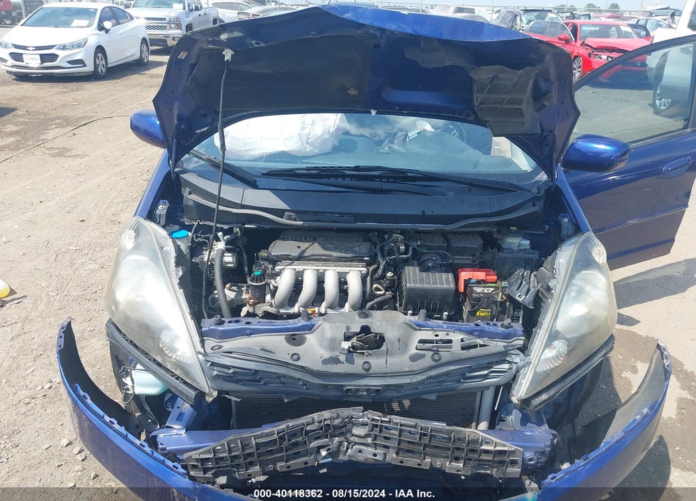 2013 HONDA FIT SPORT VIN: JHMGE8H62DC011303