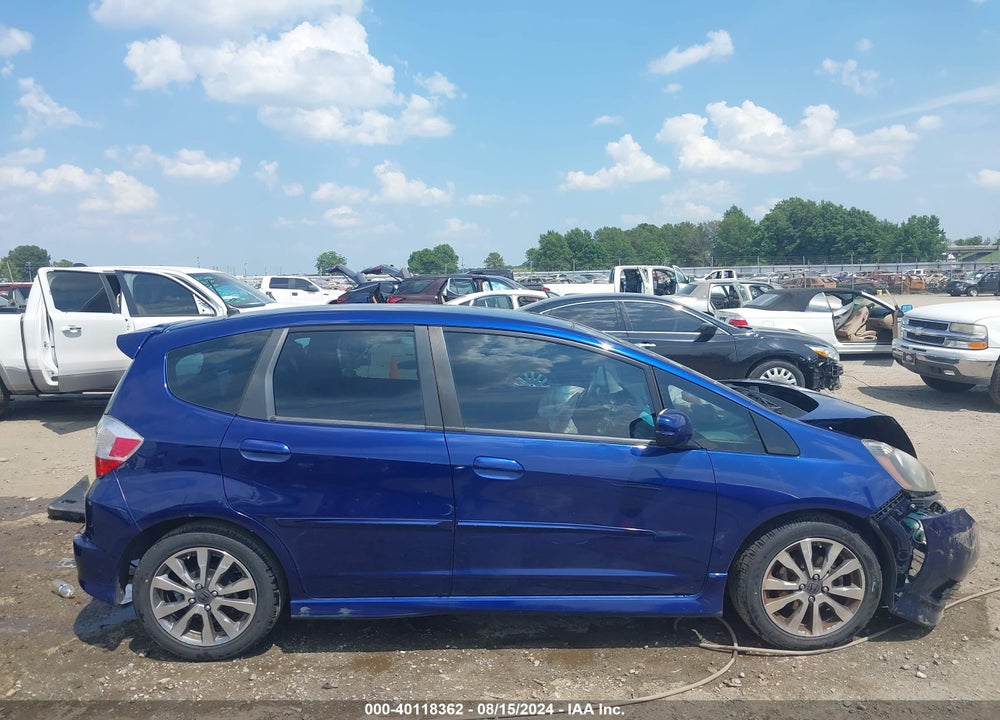 2013 HONDA FIT SPORT VIN: JHMGE8H62DC011303