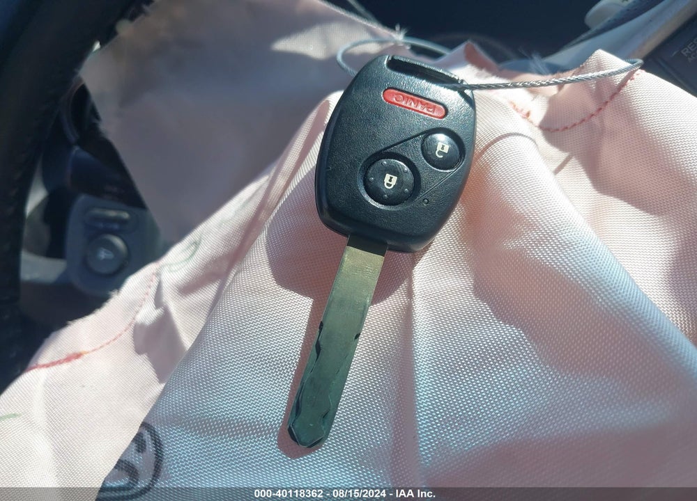 2013 HONDA FIT SPORT VIN: JHMGE8H62DC011303