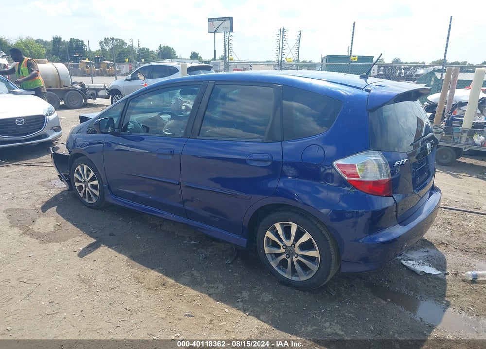2013 HONDA FIT SPORT VIN: JHMGE8H62DC011303