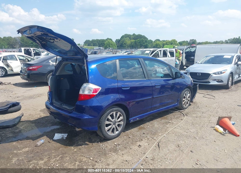 2013 HONDA FIT SPORT VIN: JHMGE8H62DC011303