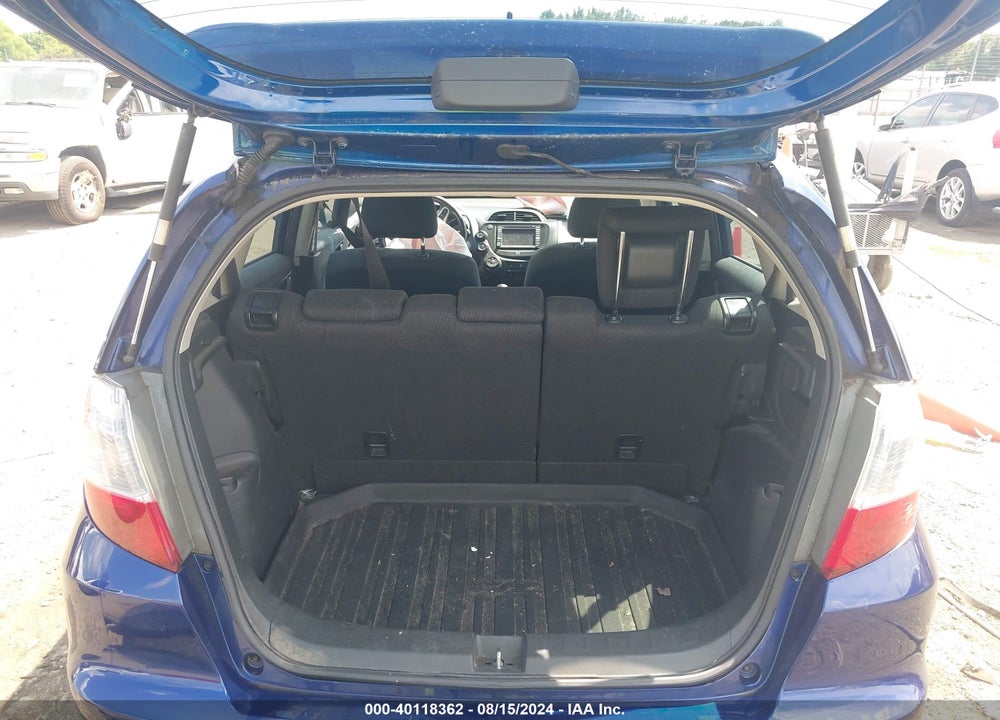 2013 HONDA FIT SPORT VIN: JHMGE8H62DC011303