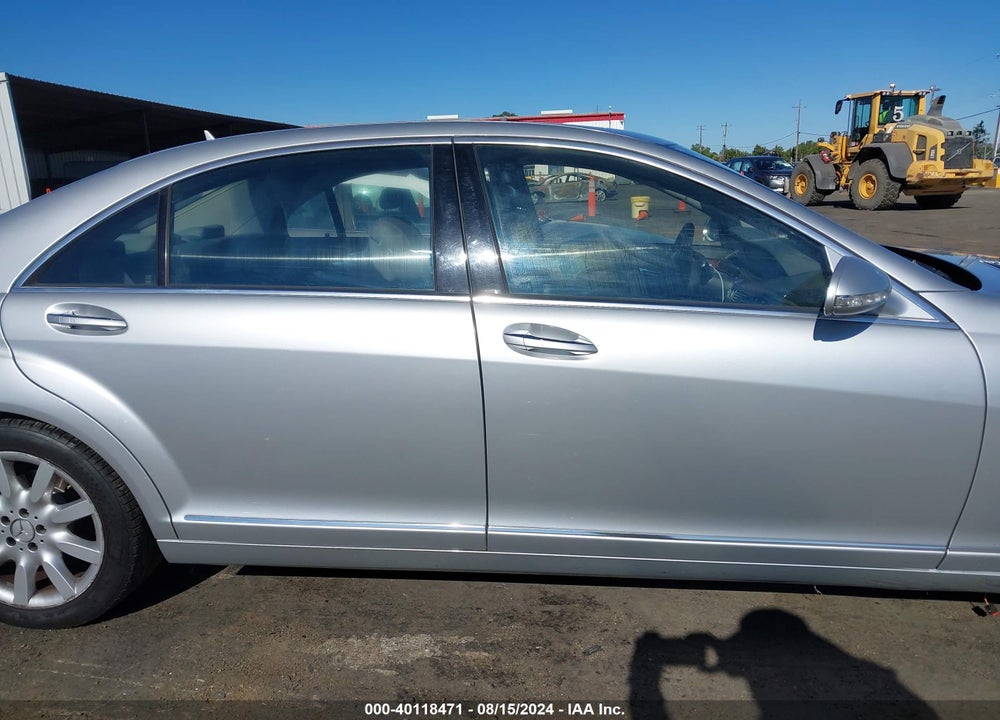 2007 MERCEDES-BENZ S 550 VIN: WDDNG71X57A133689