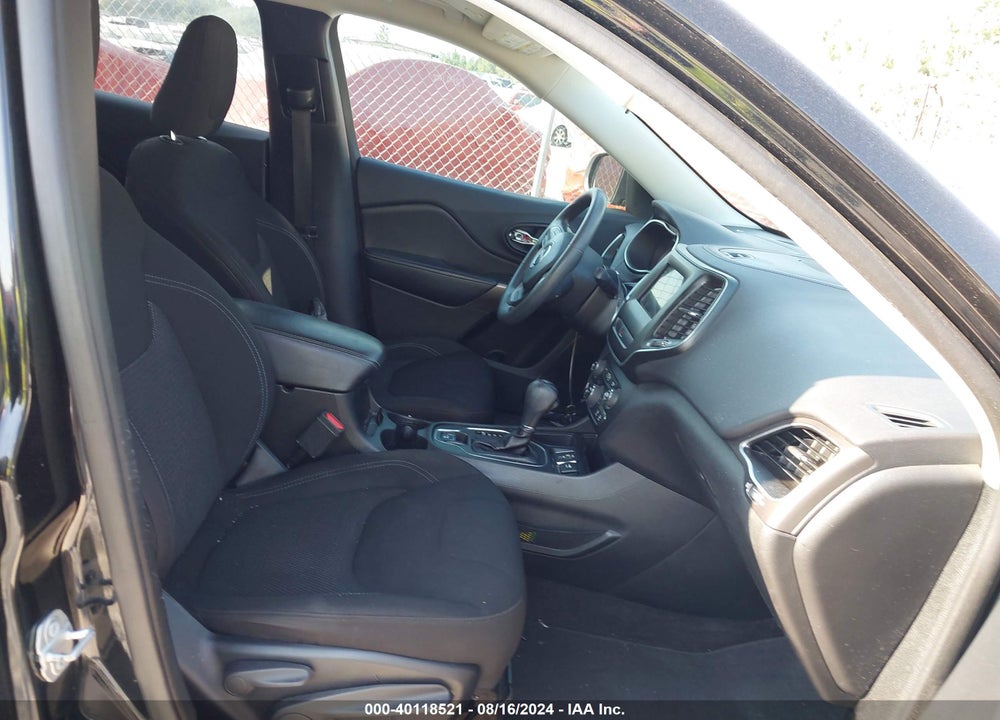 2019 JEEP CHEROKEE LATITUDE FWD VIN: 1C4PJLCB7KD263253