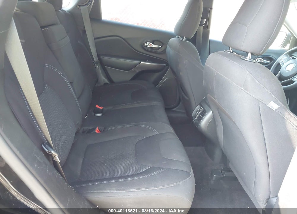 2019 JEEP CHEROKEE LATITUDE FWD VIN: 1C4PJLCB7KD263253