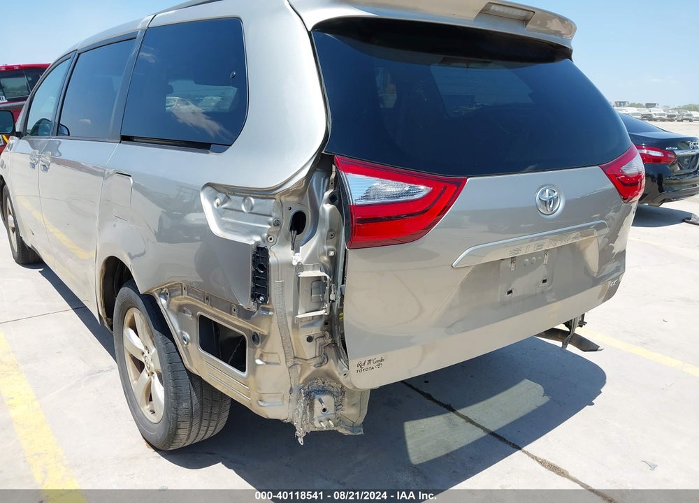 2017 TOYOTA SIENNA LE 8 PASSENGER VIN: 5TDKZ3DC0HS859201