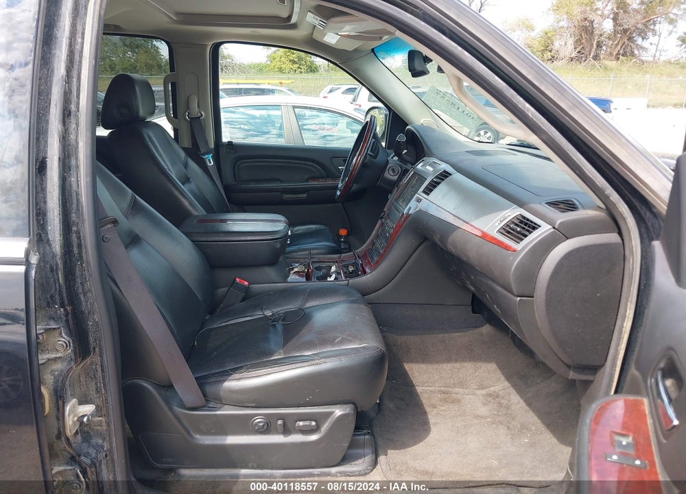 2008 CADILLAC ESCALADE STANDARD VIN: 1GYFK63828R132025