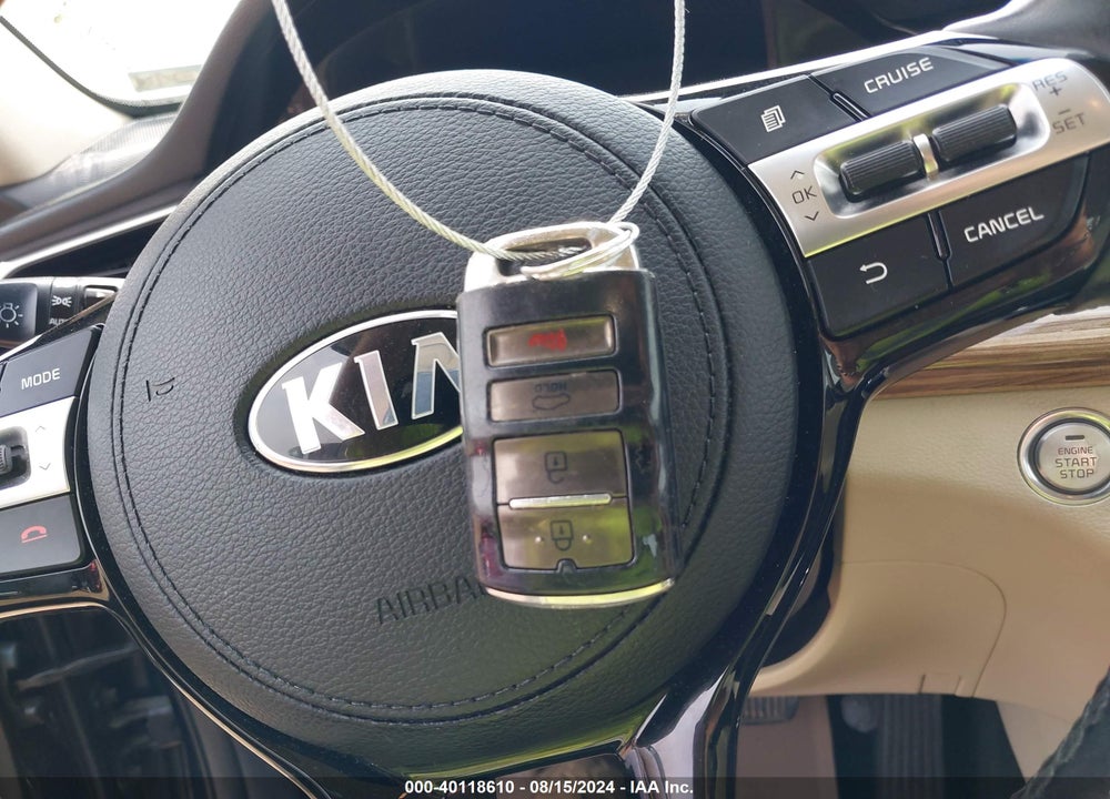 2017 KIA CADENZA PREMIUM VIN: KNALB4J17H5039556