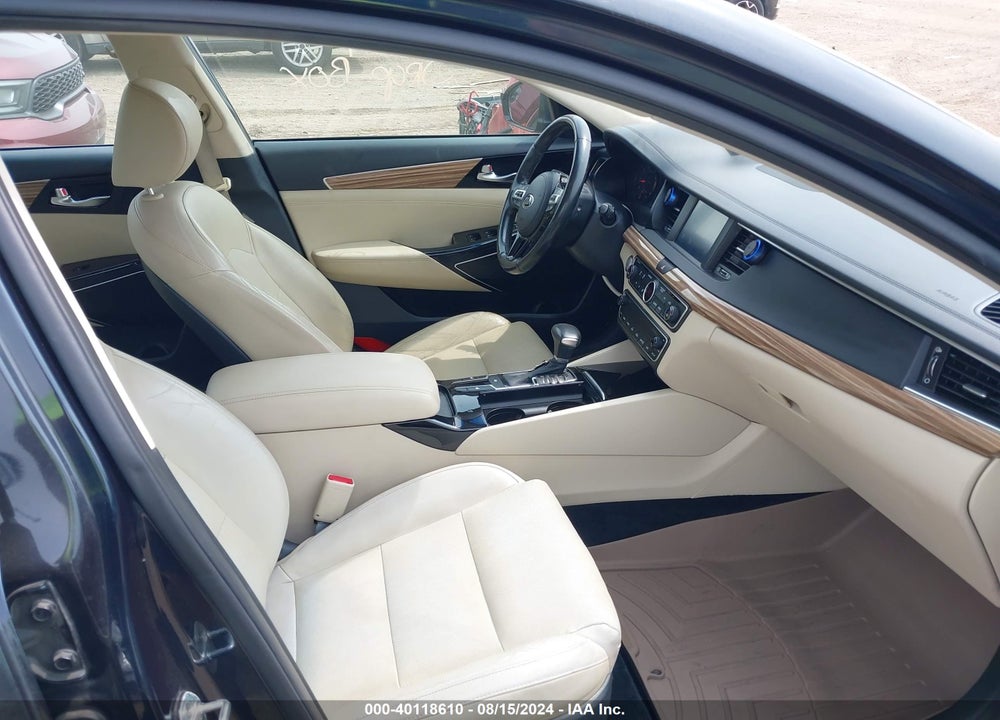 2017 KIA CADENZA PREMIUM VIN: KNALB4J17H5039556