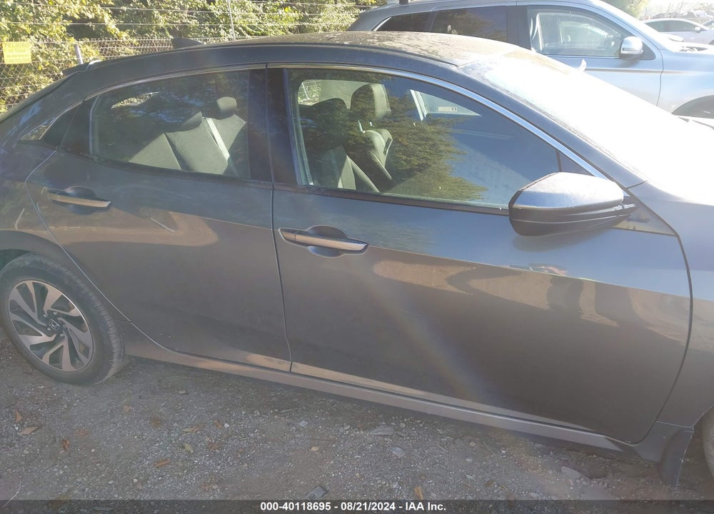 2019 HONDA CIVIC LX VIN: SHHFK7H39KU217433