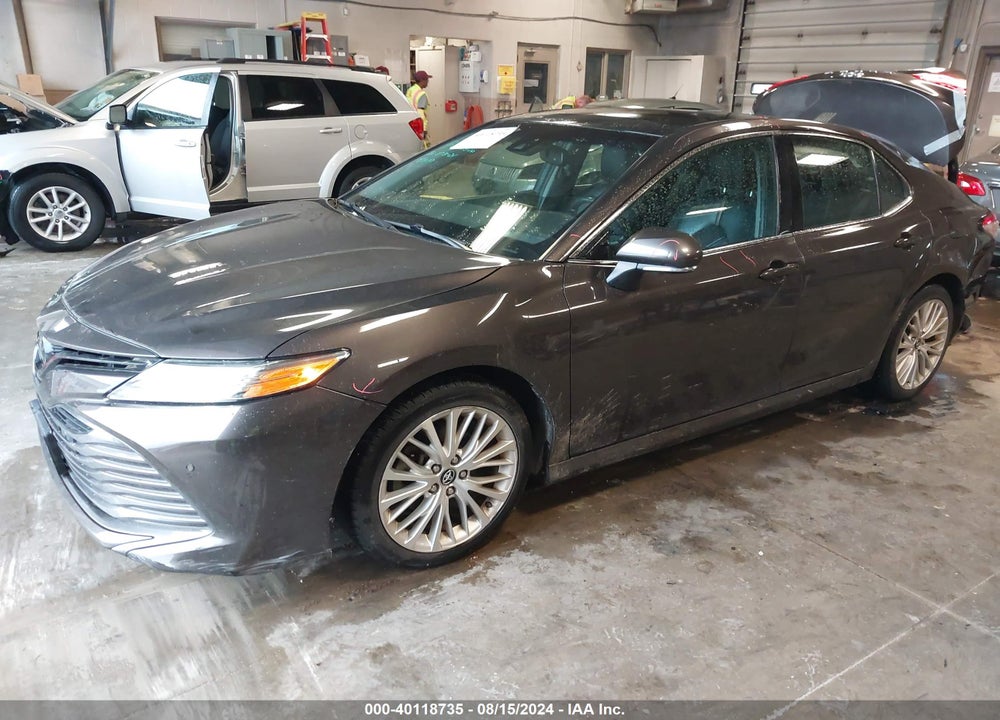 2018 TOYOTA CAMRY XLE VIN: 4T1B11HK5JU007226