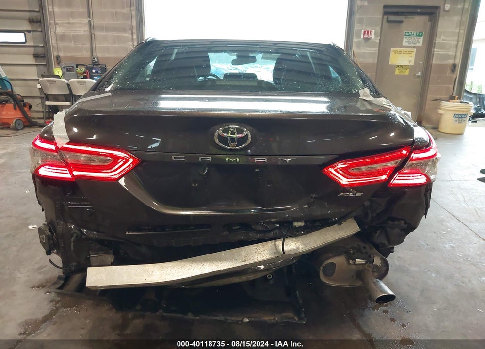 2018 TOYOTA CAMRY XLE VIN: 4T1B11HK5JU007226