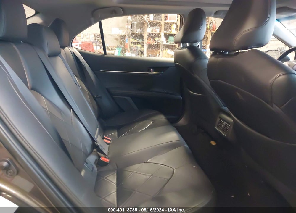 2018 TOYOTA CAMRY XLE VIN: 4T1B11HK5JU007226