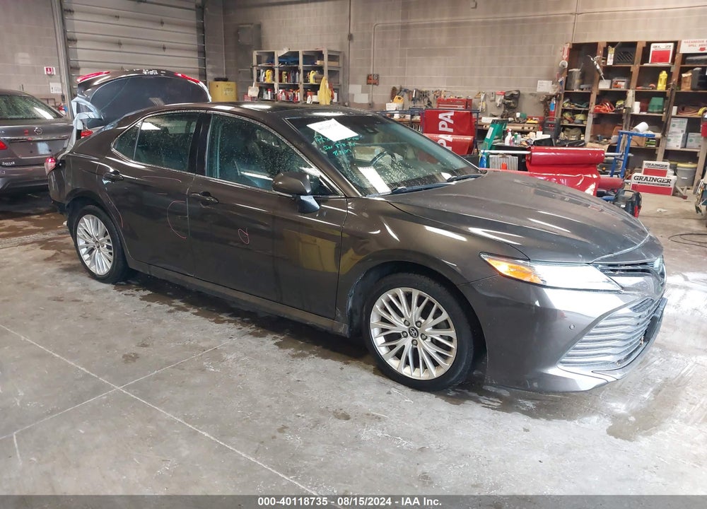 2018 TOYOTA CAMRY XLE VIN: 4T1B11HK5JU007226