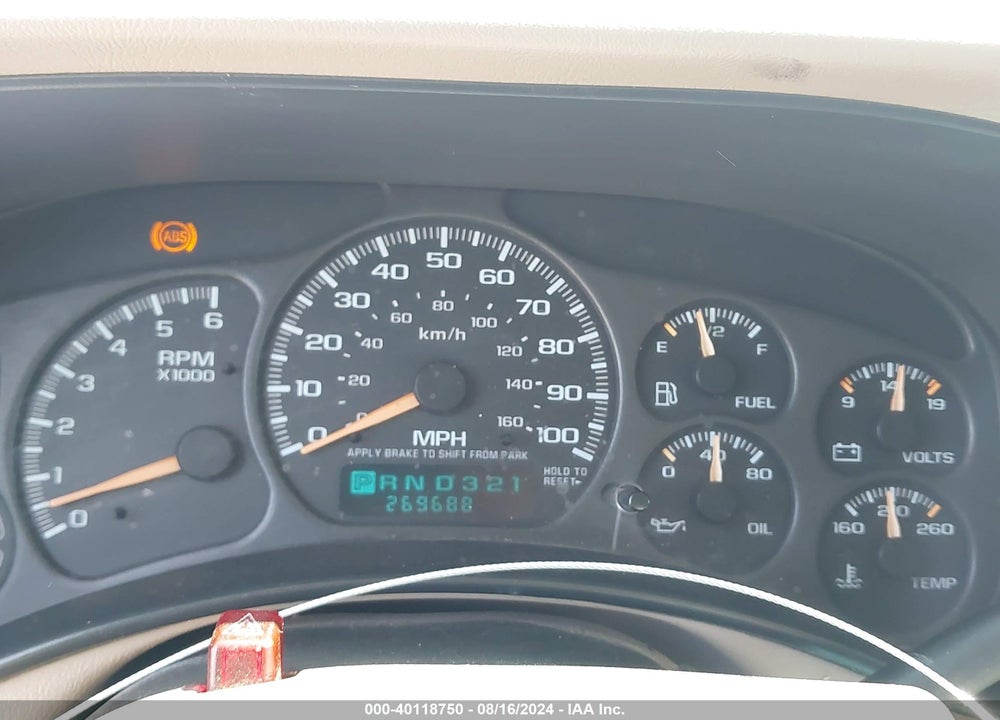 2002 CHEVROLET SUBURBAN 1500 LT VIN: 1GNEC16Z52J235944