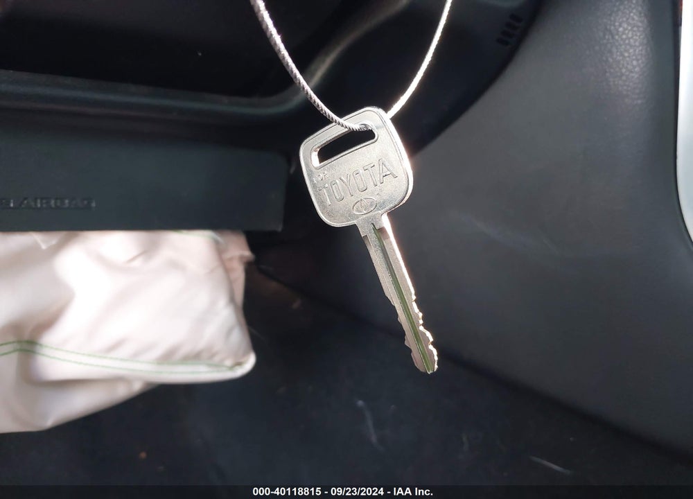 2015 TOYOTA CAMRY SE VIN: 4T1BF1FK3FU061815