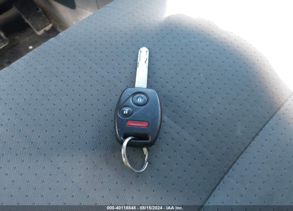 2007 HONDA PILOT LX VIN: 5FNYF18157B012810