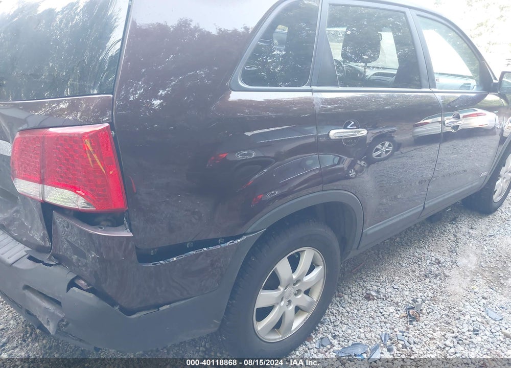 2011 KIA SORENTO LX V6 VIN: 5XYKTDA25BG165577