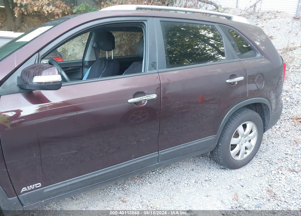 2011 KIA SORENTO LX V6 VIN: 5XYKTDA25BG165577