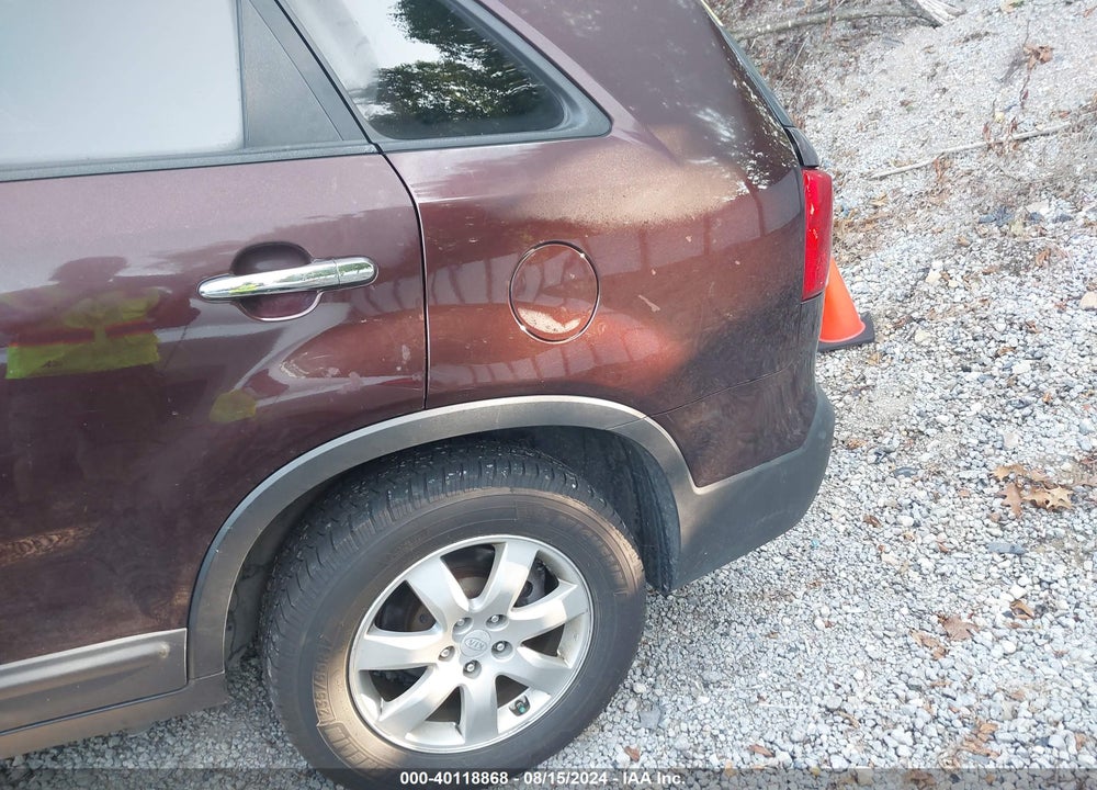 2011 KIA SORENTO LX V6 VIN: 5XYKTDA25BG165577