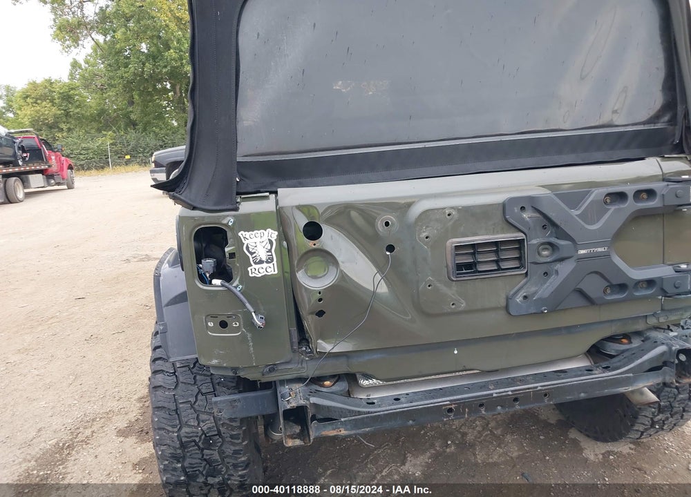 2015 JEEP WRANGLER UNLIMITED SAHARA VIN: 1C4HJWEG7FL632591