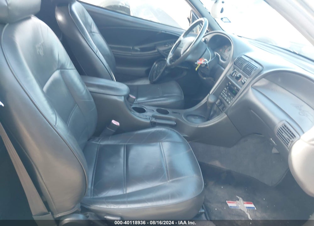 2001 FORD MUSTANG VIN: 1FAFP404X1F137127