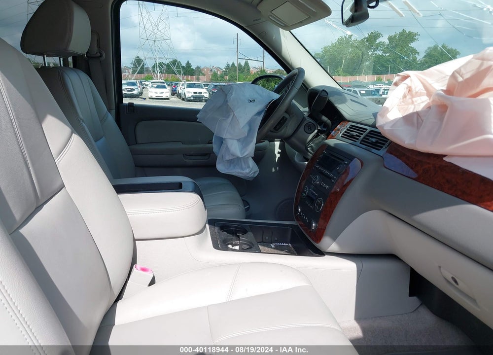 2008 CHEVROLET TAHOE LT VIN: 1GNFK13038J153524