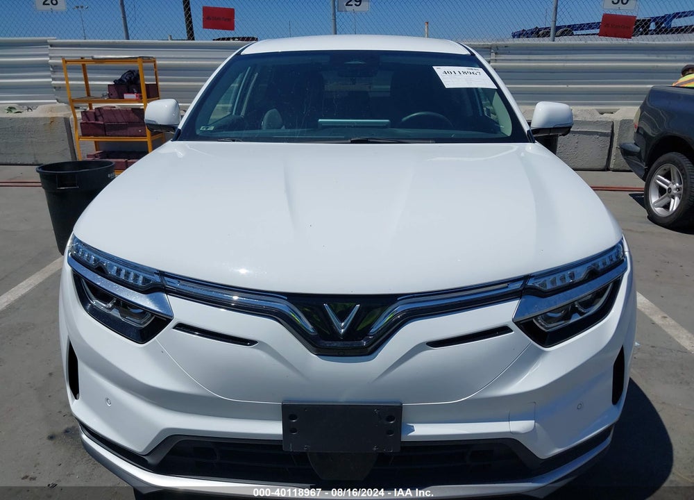 2023 VINFAST VF 8 ECO VIN: RLLV1AEB4PH000992