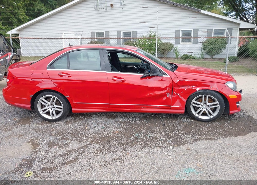 2013 MERCEDES-BENZ C 300 LUXURY 4MATIC/SPORT 4MATIC VIN: WDDGF8AB3DG020418