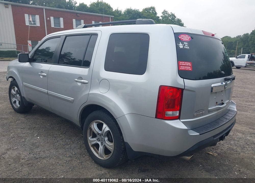 2015 HONDA PILOT EX-L VIN: 5FNYF4H79FB006030