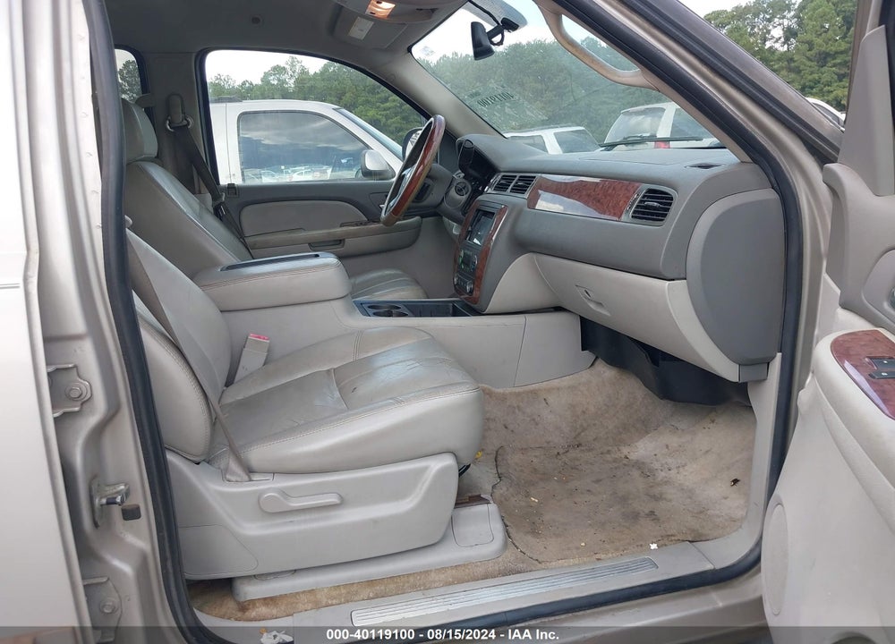 2007 CHEVROLET TAHOE LT VIN: 1GNFC13J67R325213
