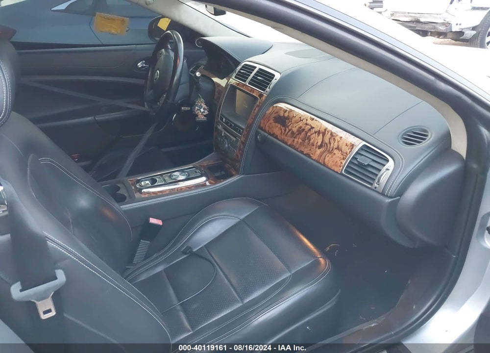 2011 JAGUAR XK VIN: SAJWA4GB0BLB41985