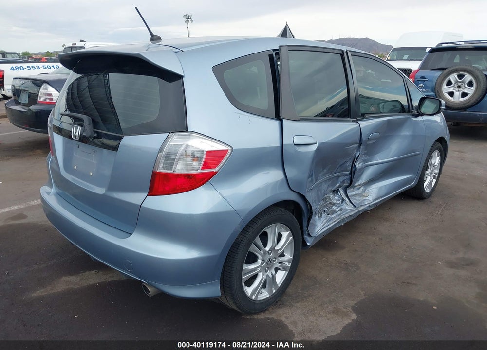 2011 HONDA FIT SPORT VIN: JHMGE8H55BC018525