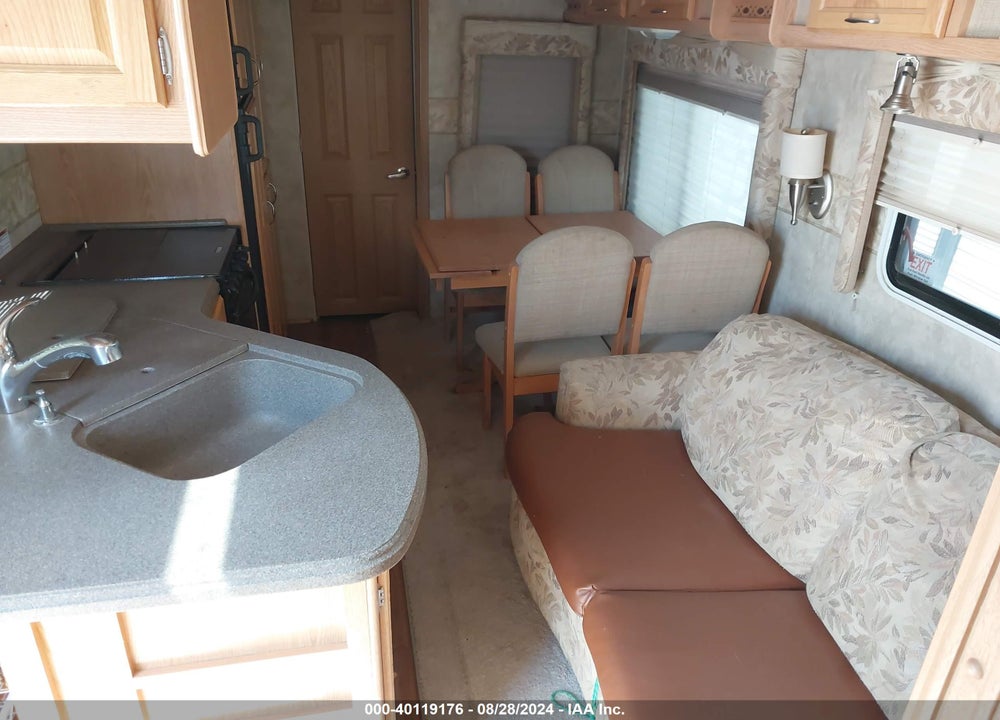 2008 FLEETWOOD REGAL EXTREME EDITIO VIN: 4CT5B352982321936