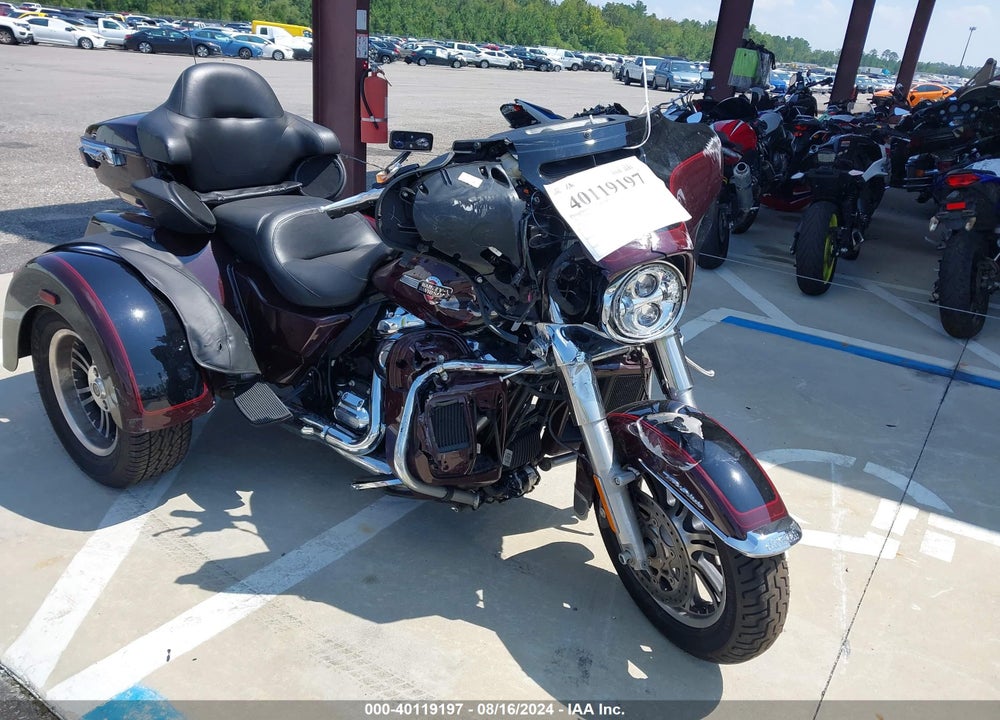 2022 HARLEY-DAVIDSON FLHTCUTG VIN: 1HD1MAF15NB852403