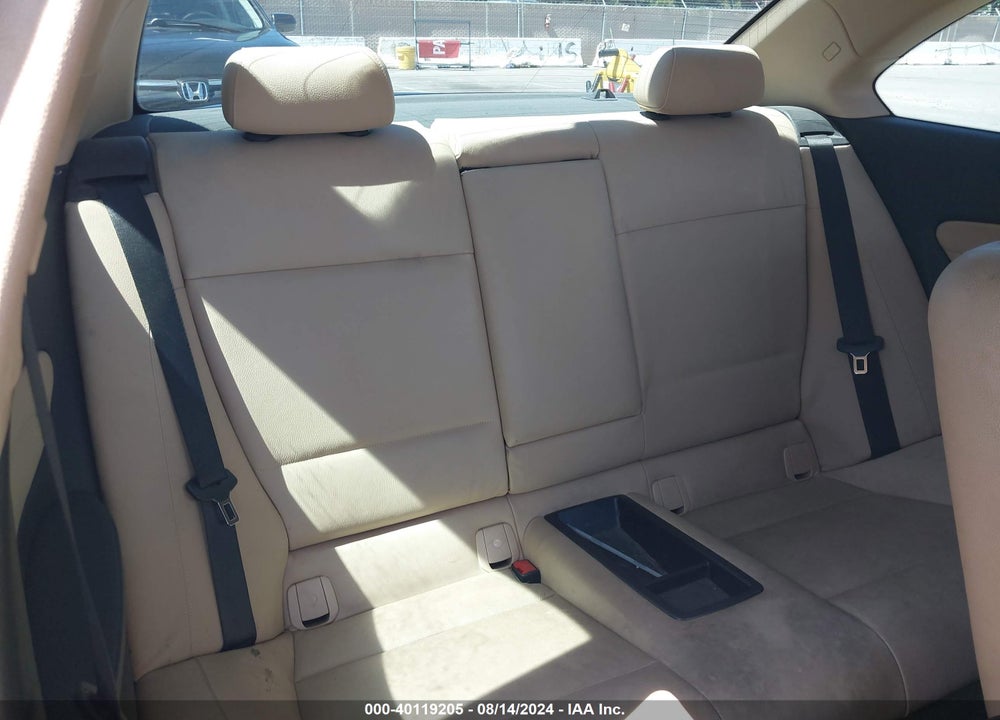 2011 BMW 128I VIN: WBAUP9C54BVL89611