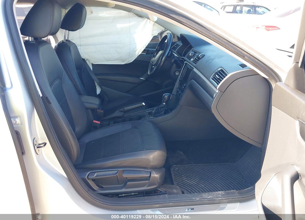 2017 VOLKSWAGEN PASSAT 1.8T R-LINE VIN: 1VWDT7A3XHC052818