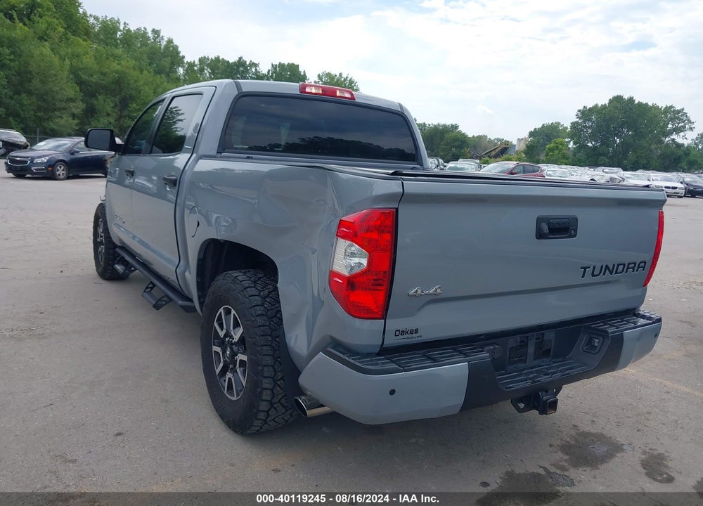 2018 TOYOTA TUNDRA LIMITED 5.7L V8 VIN: 5TFHW5F12JX761555