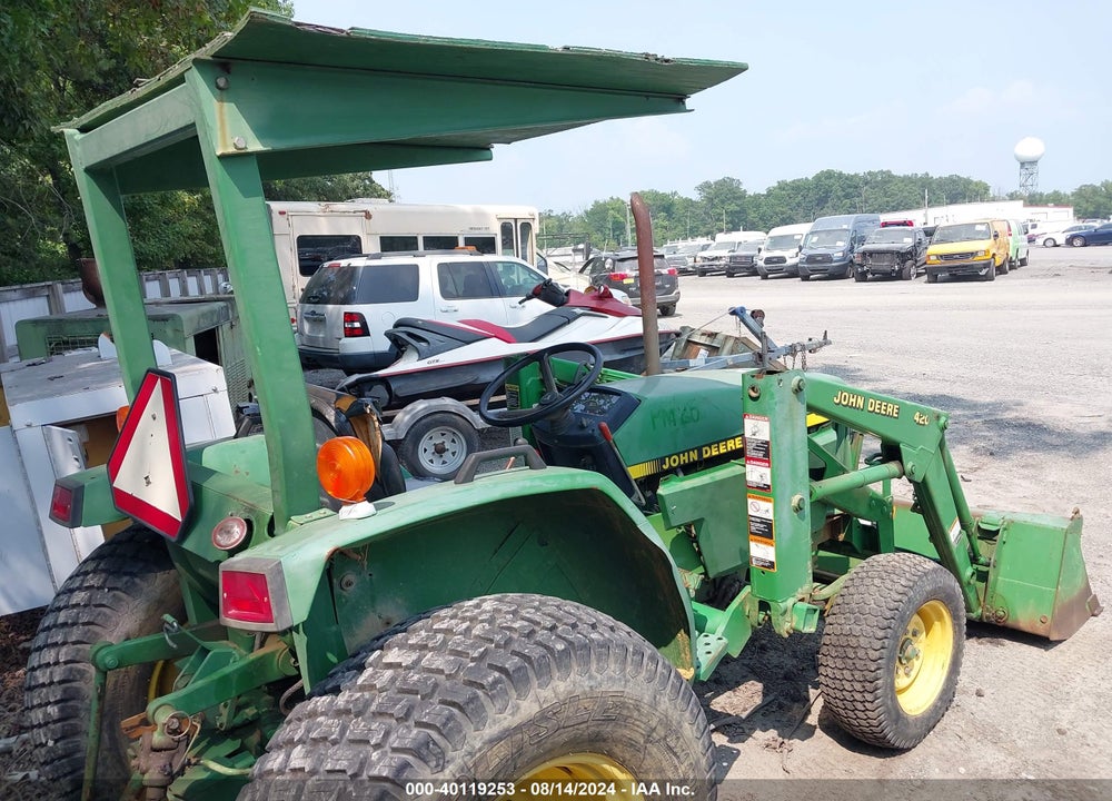 1994 JOHN DEERE TRACTOR VIN: M008708130277